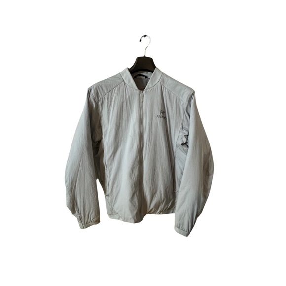 Women's Arc'teryx Atom Insulated Bomber Jacket - Picture 2 of 5